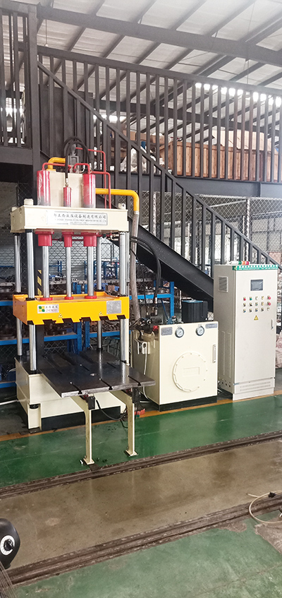 山東德州液壓機需求客戶定制的60噸精密伺服液壓機圓滿交貨，祝賀！